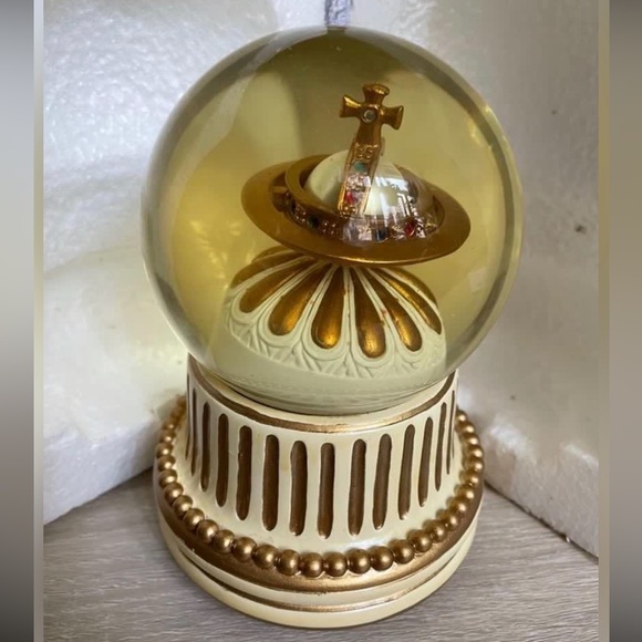 Rare & collectible Vivienne Westwood ORB music box Limited VIP Gifts Souvenir - Picture 4 of 7